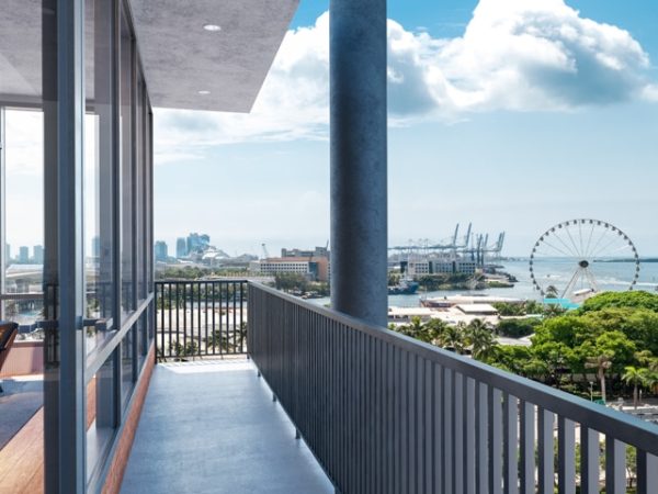 10-Gale-Hotel-and-Residences-Balcony.jpg
