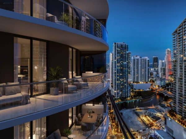 One-Twenty-Brickell-Residences-Balcony-scaled
